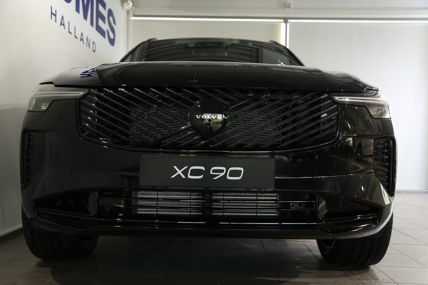 Bild 4 av Volvo XC90 T8 Ultra Black Edition | Drag | Massage | B&W | Luftfjädring |