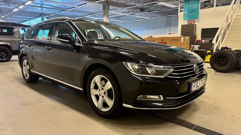 Bild 2 av Volkswagen Passat Sportscombi TDI 190 GT Aut / Läder/Alcantara / Webasto