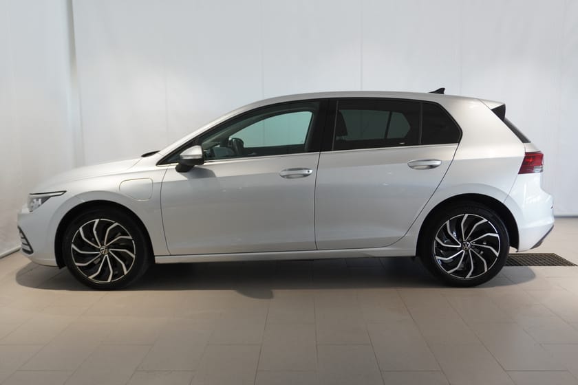 Bilde 3 av Volkswagen Golf eHybrid 8 style      dsg