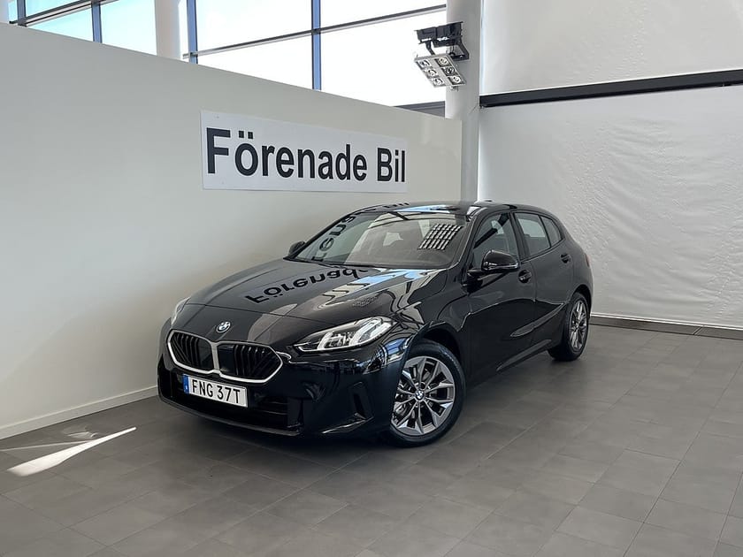 Bild 1 av BMW 120 Automat Nav Rattvärme 17" Drive/Parking Assist