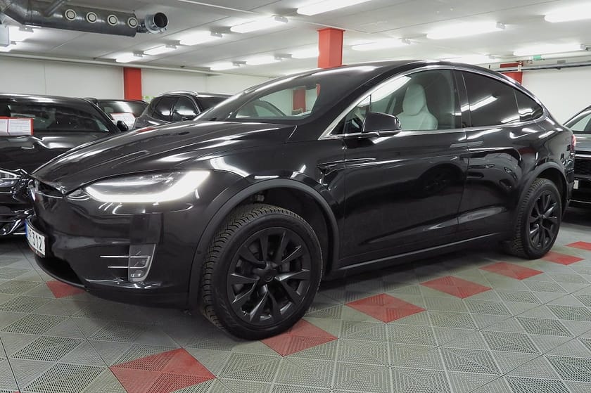 Bild 3 av Tesla Model X 90D Tesla 423hk 2017 Lyx Skåpbil Nybesiktigad