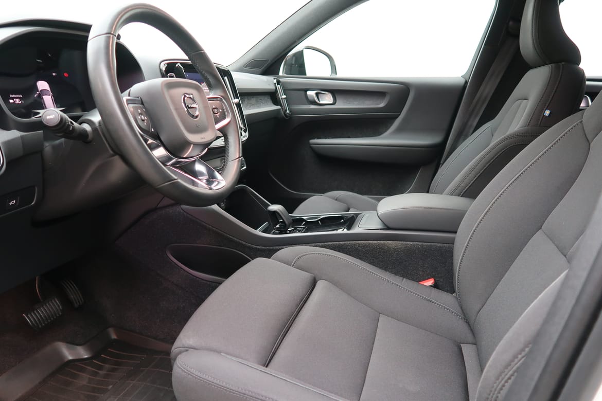 Volvo XC40 2023 - miniatyr 4