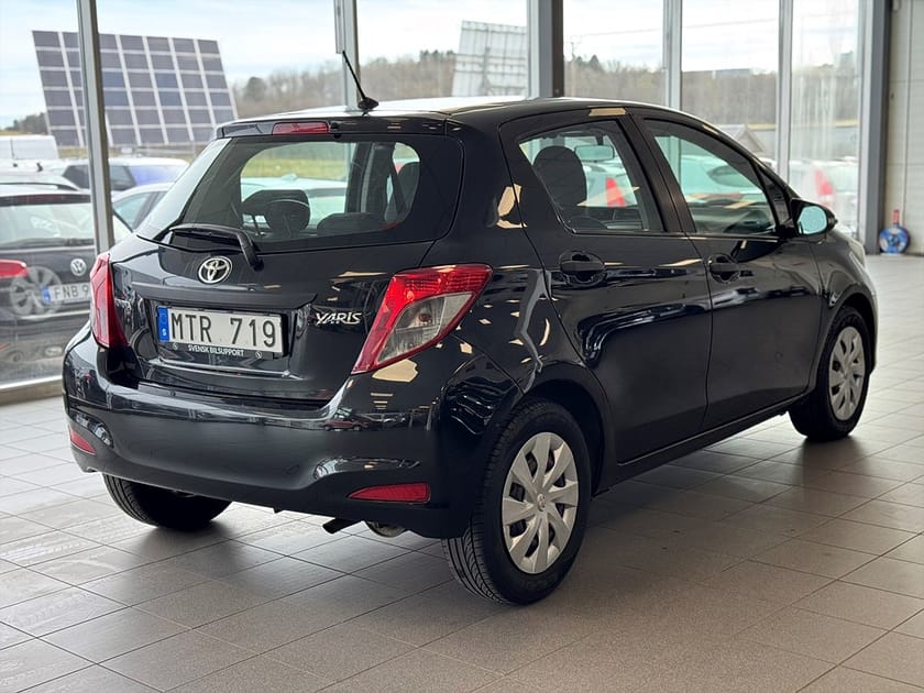 Bild 3 av Toyota Yaris 5-dörrar 1.0 VVT-i Life Man 69Hk
