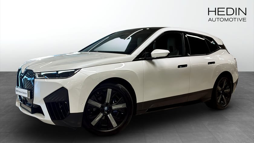Bild 1 av BMW iX xDrive50 50 B&W Skylounge Aktiv styrning