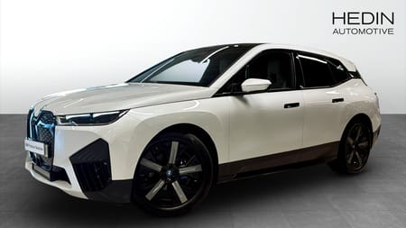 BMW iX xDrive50 50 B&W Skylounge Aktiv styrning
