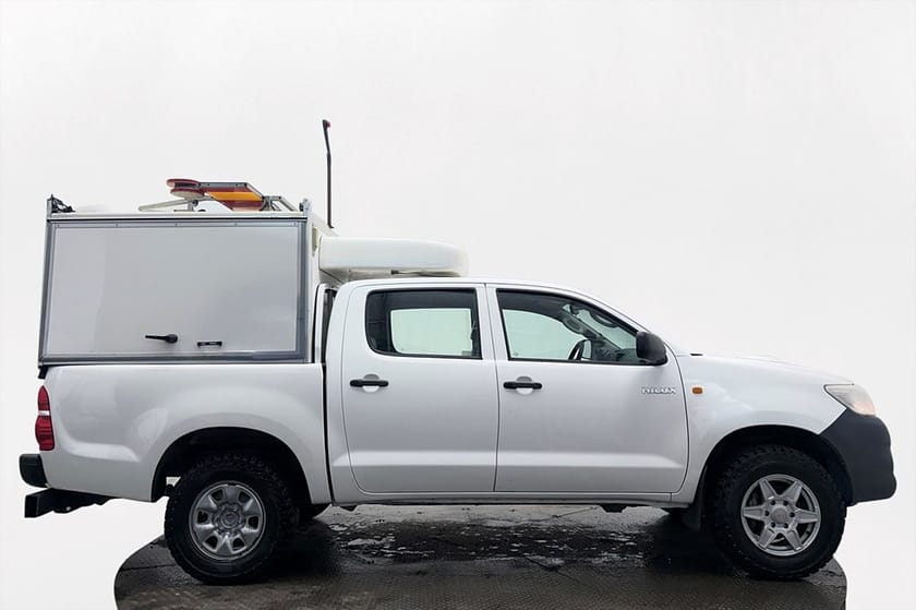 Bild 5 av Toyota Hilux Dubbelhytt 2.5 4WD 5-sits Drag Flakkåpa MOMS