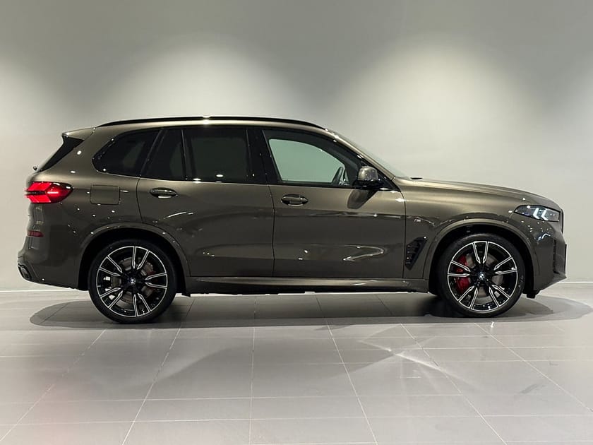Bild 3 av BMW X5 xDrive50e M Sport Pro Drag Panorama Innovation 22"