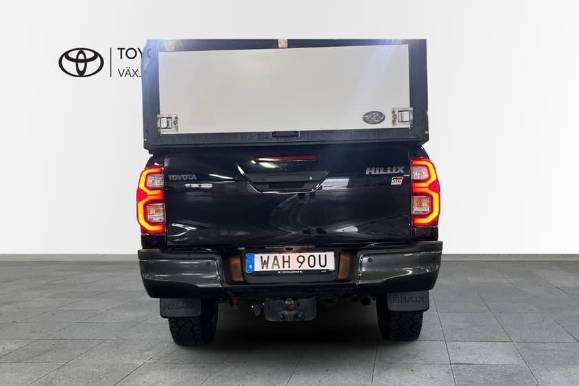 Bild 5 av Toyota Hilux Dubbelhytt 2.8  4WD GR-Sport Hundkåpa V-hjul