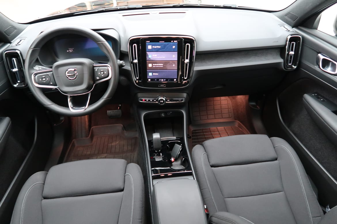 Volvo XC40 2023 - miniatyr 4