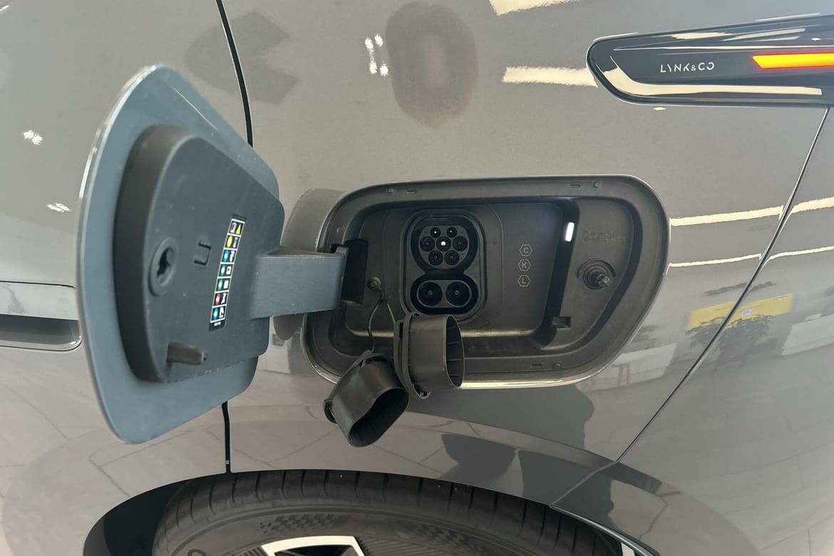 Lynk & Co 02 EV 66 kWh, 272hp, 2025