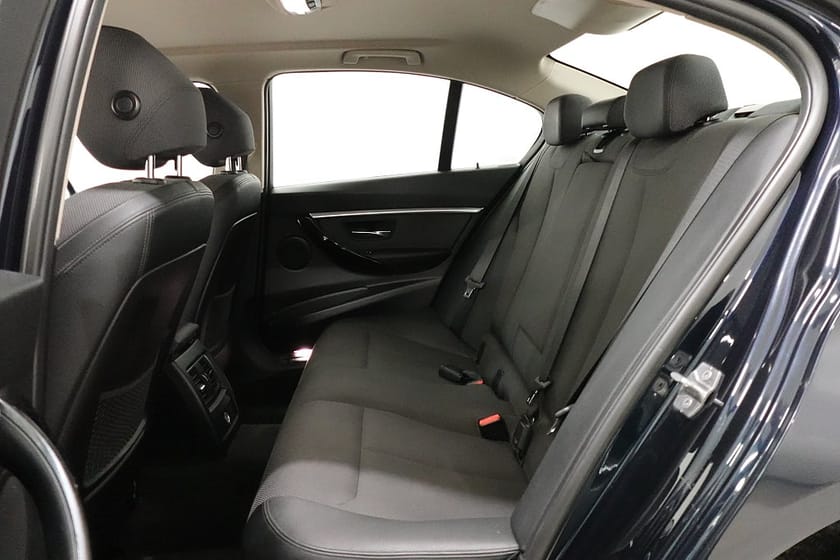 Bild 5 av BMW 320d xDrive Sedan 320 Aut Sport line M-sport ratt Dragkrok