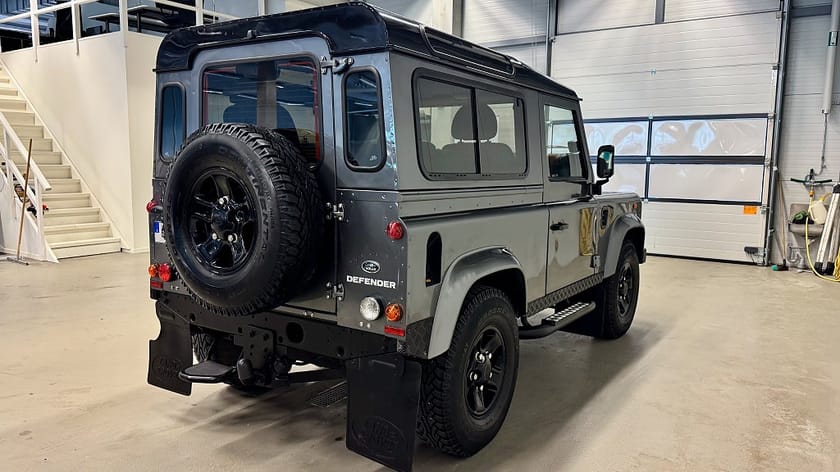 Bild 3 av Land Rover Defender 90 Kombi TD4 XS / Black pack