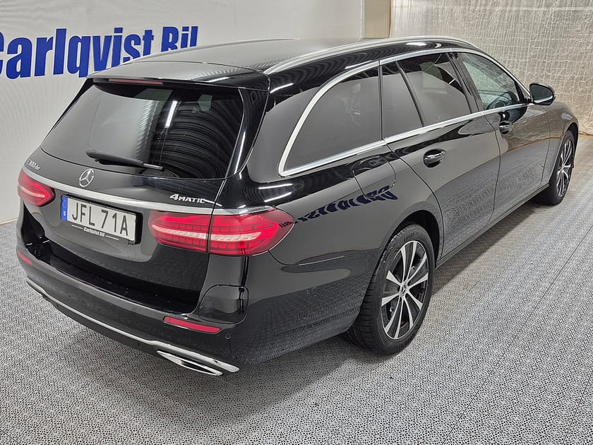 Bild 4 av Mercedes-Benz E 300 T de 4MATIC KOMBI plug in 306HK 4x4