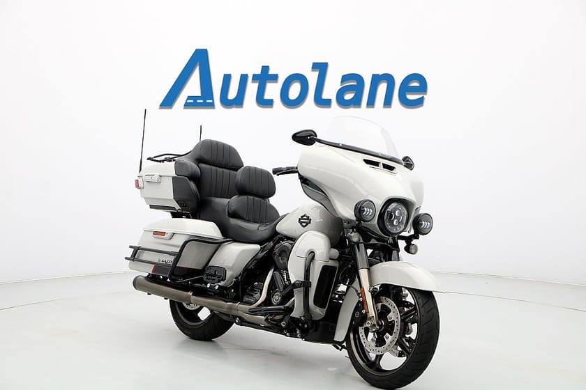 Bild 1 av Harley-Davidson Ultra Limited CVO *Vance & Hines, Screaming Eagle toppar