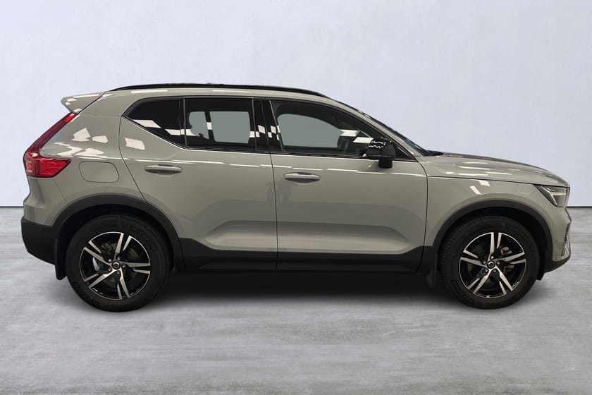 Bild 3 av Volvo XC40 B3 FWD Bensin Plus Dark