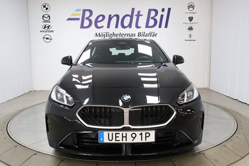 Bild 3 av BMW 120 M Sport | 18" | Rattvärme | Backkamera