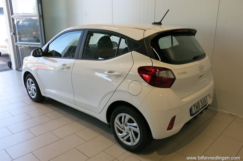 Bild 4 av Hyundai i10 1.0 63hk Aut V-Hjul Navi Låga mil!