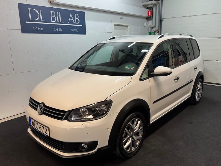 Bild 1 av Volkswagen CrossTouran 7-seater Cross 1.4 TSI 140hk 7-SITS|NYBESS|DRAG|