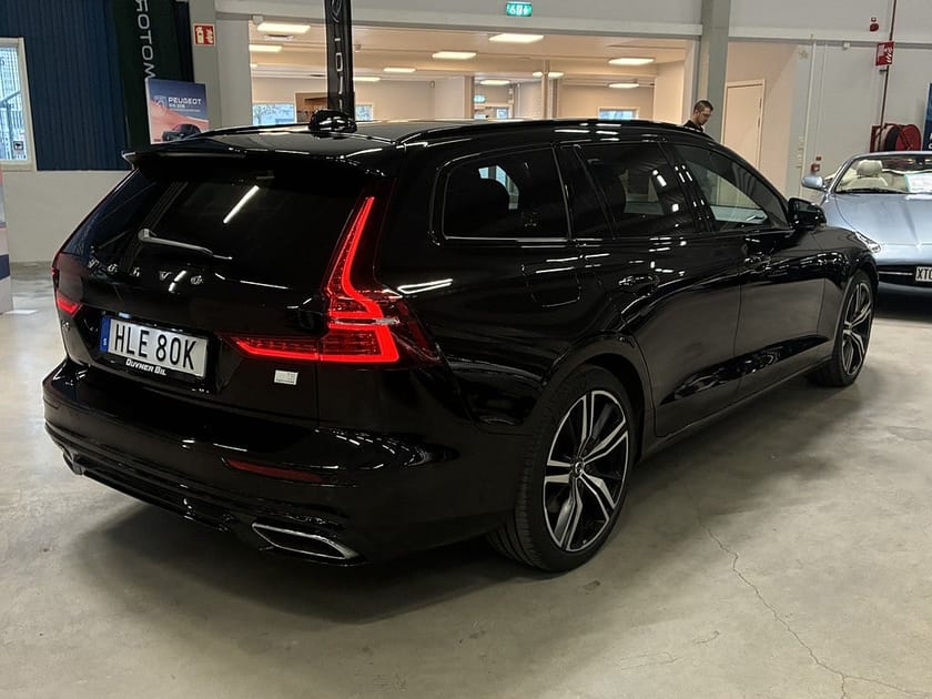 Bild 4 av Volvo V60 Recharge T8 AWD Geartronic R-Design