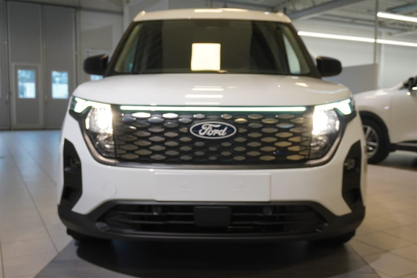 Bild 5 av Ford E-Transit Courier Skåp Trend Elmotor 100 kW 136hk 1-Vxl
