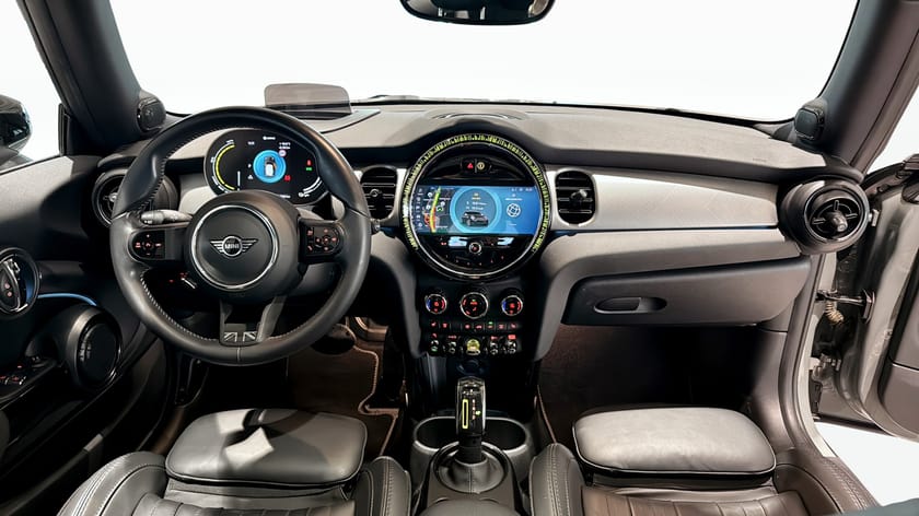 Bild 4 av MINI Cooper SE 184 hk Pano / H&K / HuD / Apple CarPlay