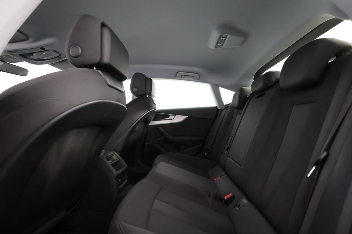 Audi A5 2021 - miniatyr 10