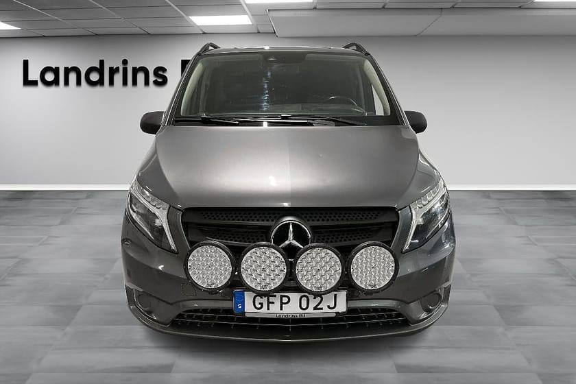 Bild 2 av Mercedes-Benz Vito Mixto 119 BlueTEC 4MATIC 3.0t CDI 4x4 Extra Lång 5-Sits Edition1