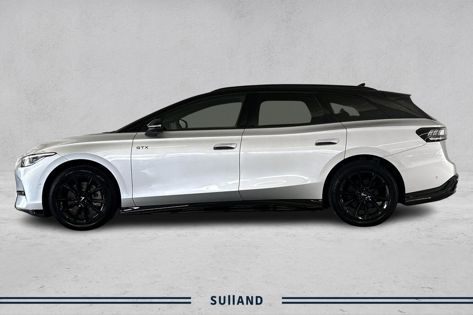 Thumnail bilde 1 av Volkswagen ID.7 GTX Tourer