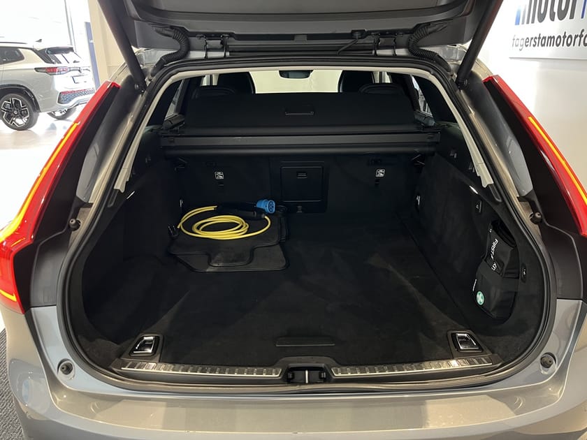 Bild 5 av Volvo V90 Recharge T8 AWD Inscription Pano, drag, v-hjul, vä