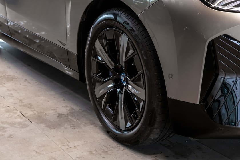 Bilde 3 av BMW iX xDrive40 Fully Charged Sportspakke Krok Pano A.Cruise