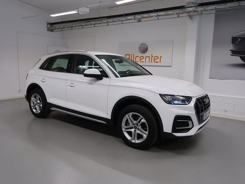 Bild 4 av Audi Q5 40 TDI quattro V-Däck ingår Drag-Värmare-CarPlay-BT-FH-