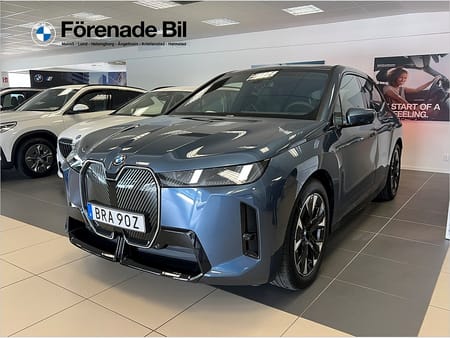 BMW iX xDrive60 xDrive604,95% ränta Fully Charged M-Sport H/K Drag