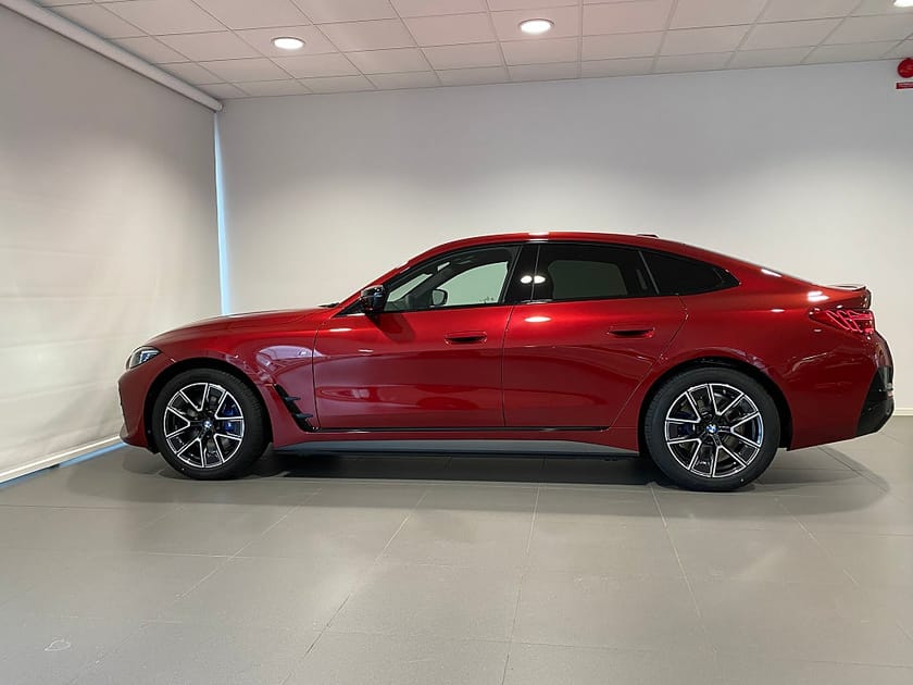 Bild 2 av BMW i4 M60 xDrive Gran Coupé M60xDrive Fully Charged H/K ParkAssist Rattvärme Drag