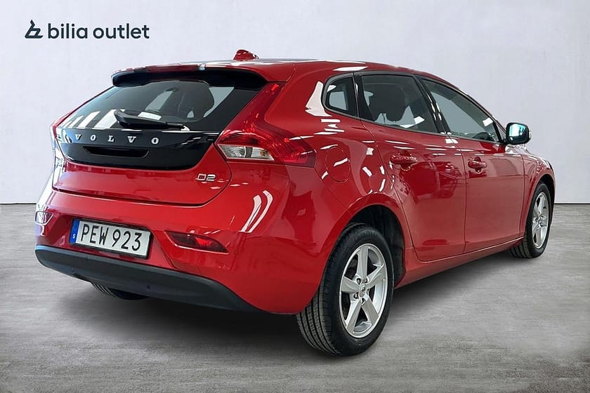 Bild 4 av Volvo V40 D2 Kinetic Nybesiktigad Parkeringsvärme Bluetooth
