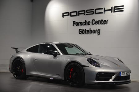 Porsche 911 Carrera 4 GTS