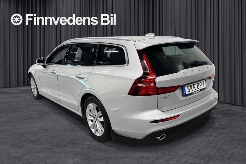 Bild 2 av Volvo V60 D4 Mom Adv Edt *V-hjul/HuD/Navi/Pano/SE SPEC*