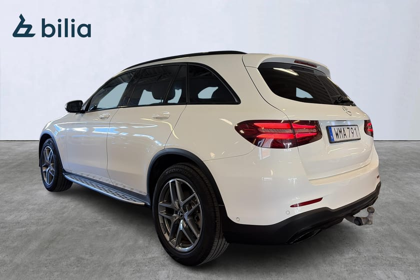 Bild 4 av Mercedes-Benz GLC 220 d 4MATIC AMG / Panorama / Dragkrok / ILS