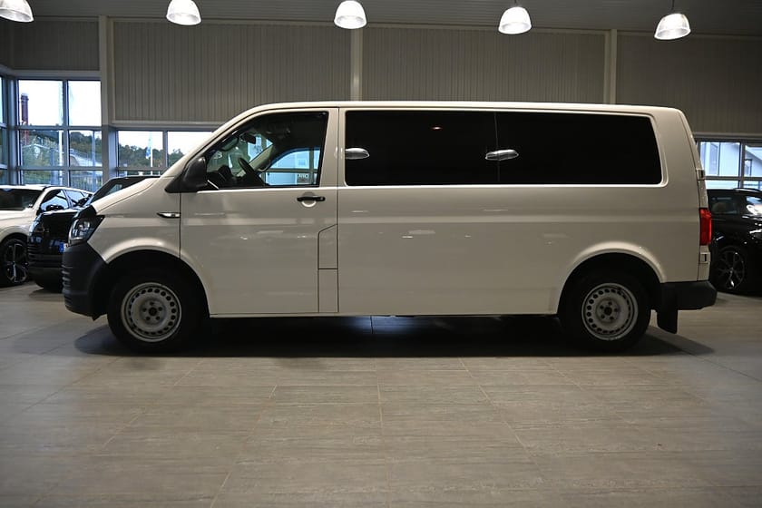 Bild 2 av Volkswagen Transporter Kombi Caravelle TDI 150hk DSG 9-sits Drag Komfortpaket