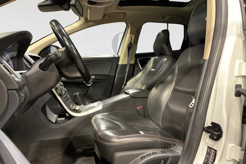 Bild 3 av Volvo XC60 D5 205 HK AUT AWD SUMMUM DRAG KAMREM BYTT NYSERV NYBES