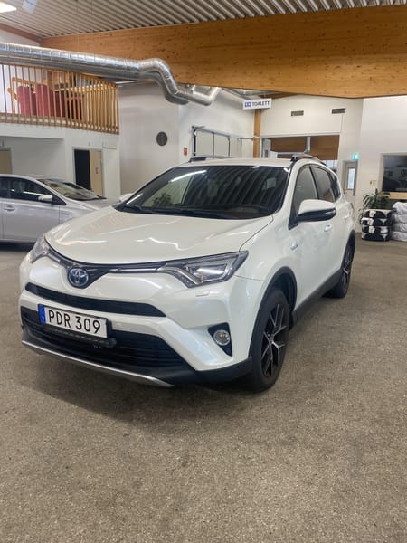 Toyota RAV4 Hybrid 2.5 Dual VVT-i AWD-i | Dragkrok | Vinterhjul