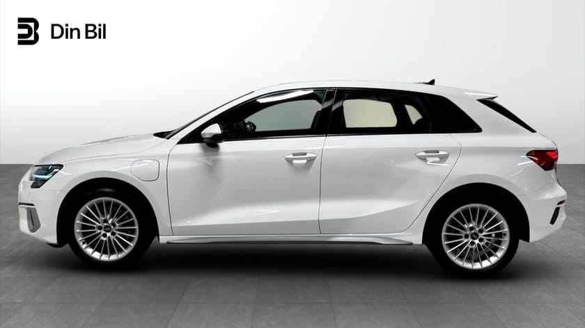 Bild 2 av Audi A3 Sportback 40 TFSI e TFSIe 204HK S-tronic Proline Advanced