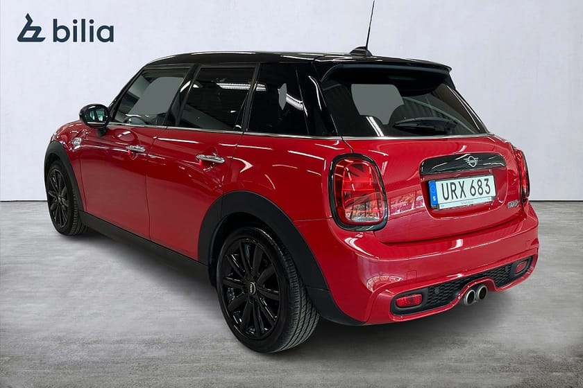 Bild 2 av MINI Cooper S 5-dörrars / Läderklädsel / Tonade rutor / Komfortöpp.