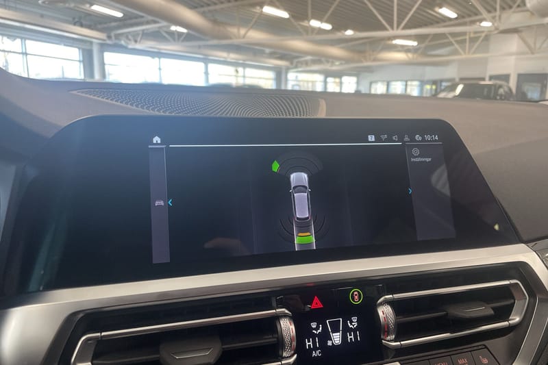 BMW 330e xDrive Touring