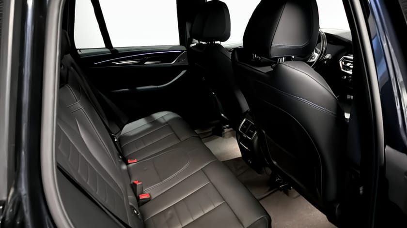 Bild 5 av BMW iX3 286hk H&K HUD Drag