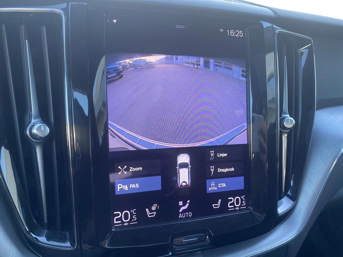 Volvo XC60 2021 - miniatyr 11