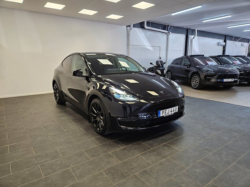 Bild 5 av Tesla Model Y Long Range AWD 514hk Panorama Läder Drag MOMS WLTP533km