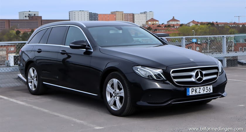 Bild 2 av Mercedes-Benz E 220 T d 4MATIC Avantgarde S/V-hjul GPS