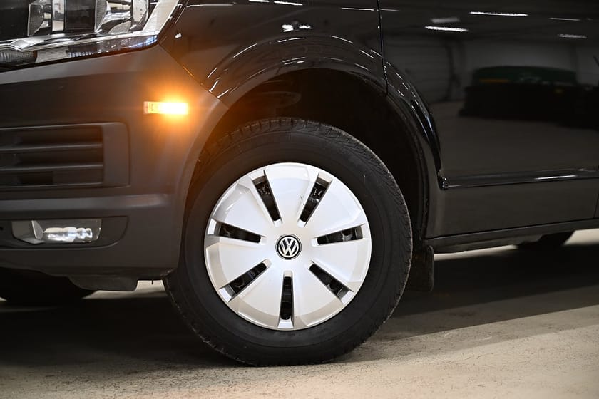 Bild 3 av Volkswagen Transporter 2.0 TDI DSG 150HK Drag|Värmare|PDC|3-Sits|RearHeat