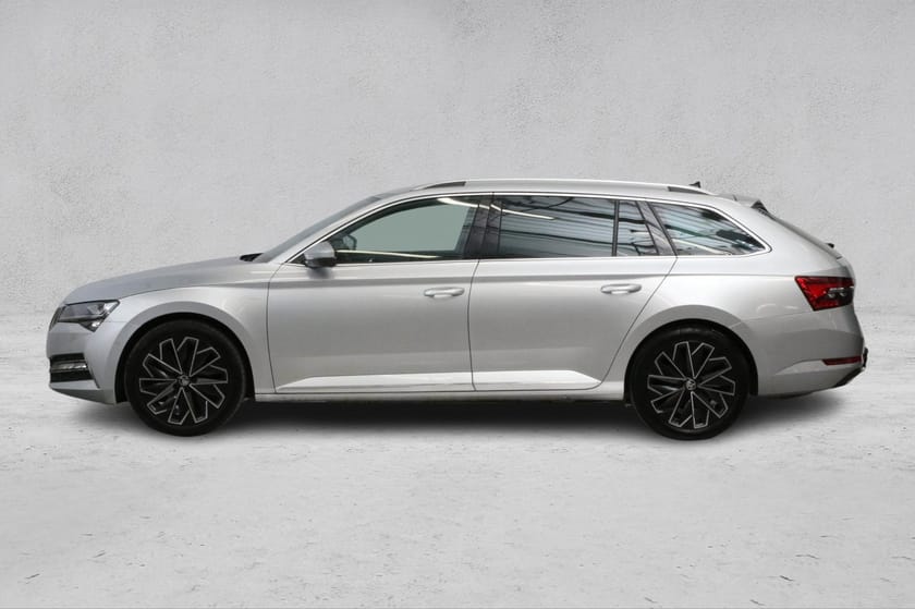 Bilde 2 av Škoda Superb Stasjonsvogn 200hk 4x4 L&K /Webasto/Krok/Crystal/ACC/Massasje/Apple
