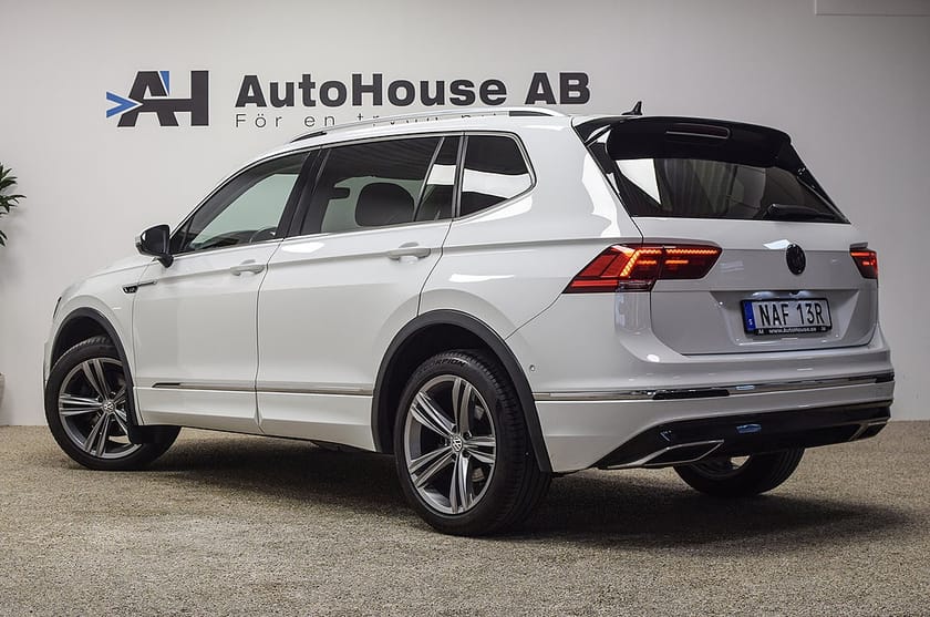 Bild 2 av Volkswagen Tiguan Allspace 7-sätes 2.0 TDI 4M 7-sits R Line Värmare Drag Cockpit